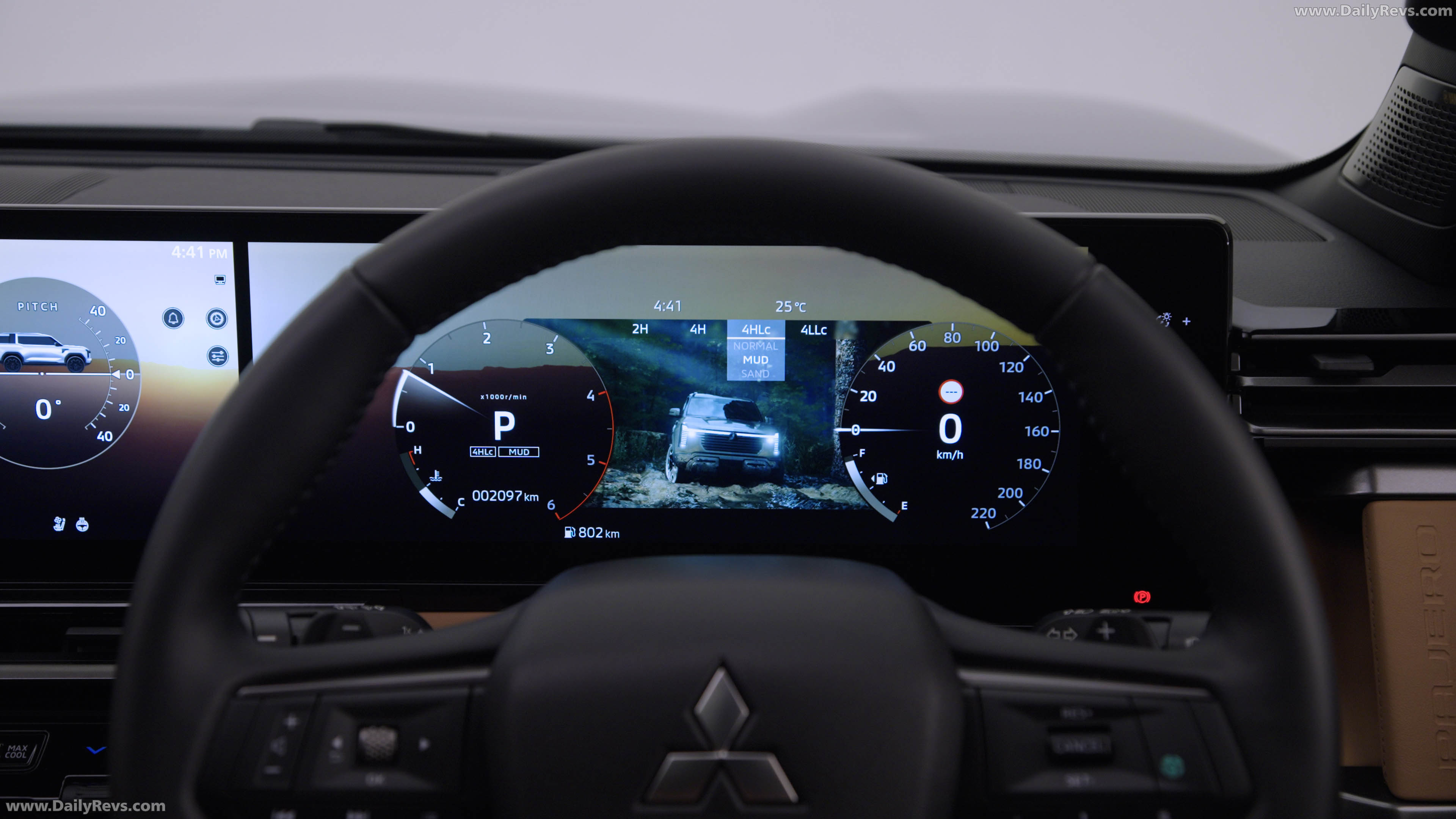 2027 Mitsubishi Pajero Australian Version Interior
