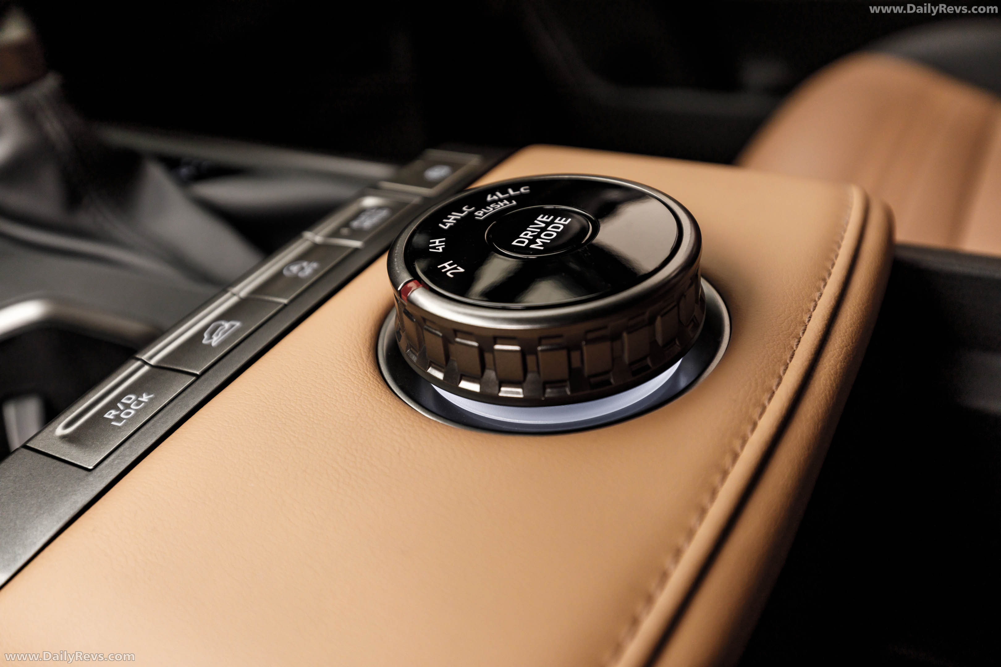 2027 Mitsubishi Pajero Australian Version Interior