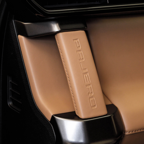 2027 Mitsubishi Pajero Australian Version Interior