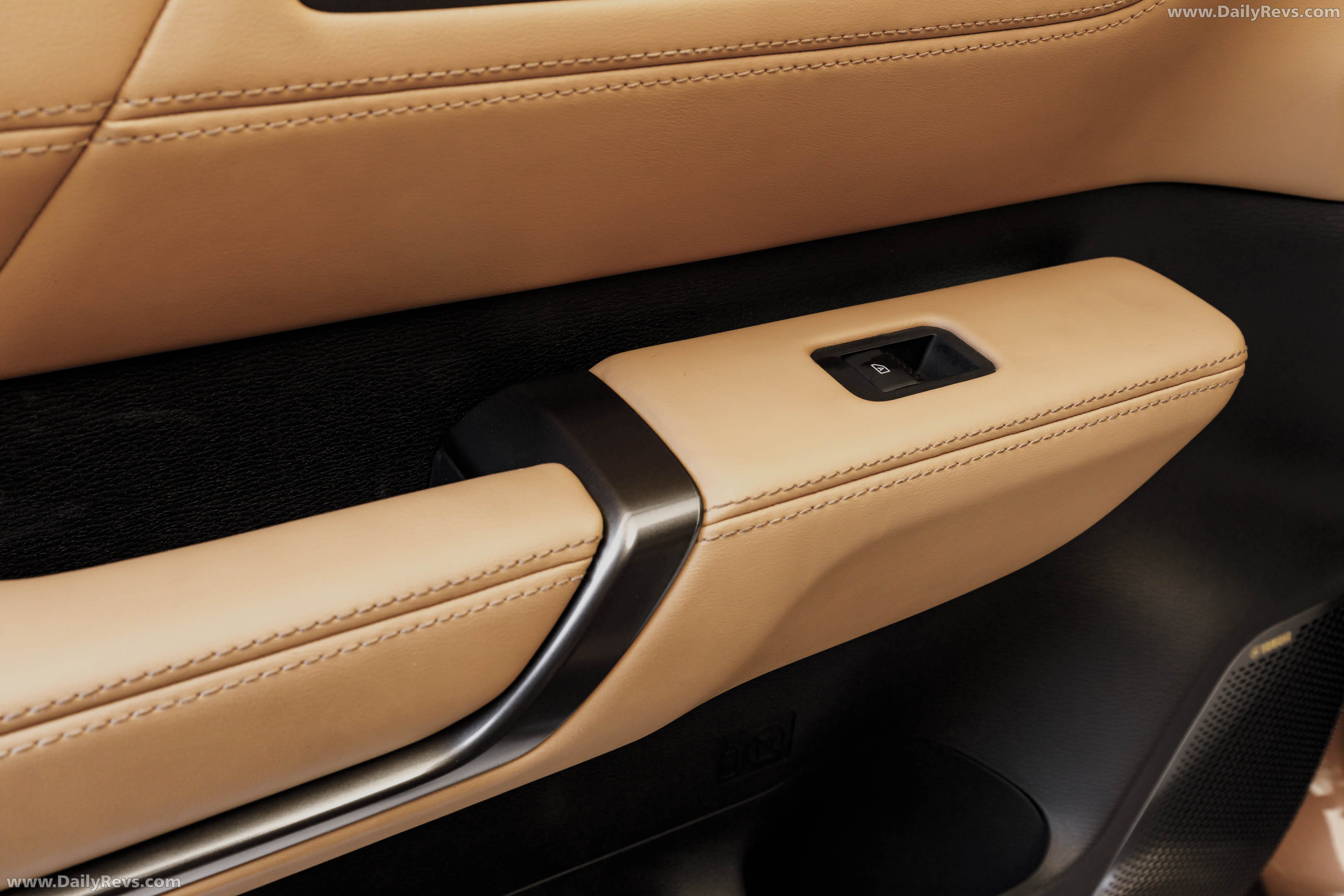 2027 Mitsubishi Pajero Australian Version Interior