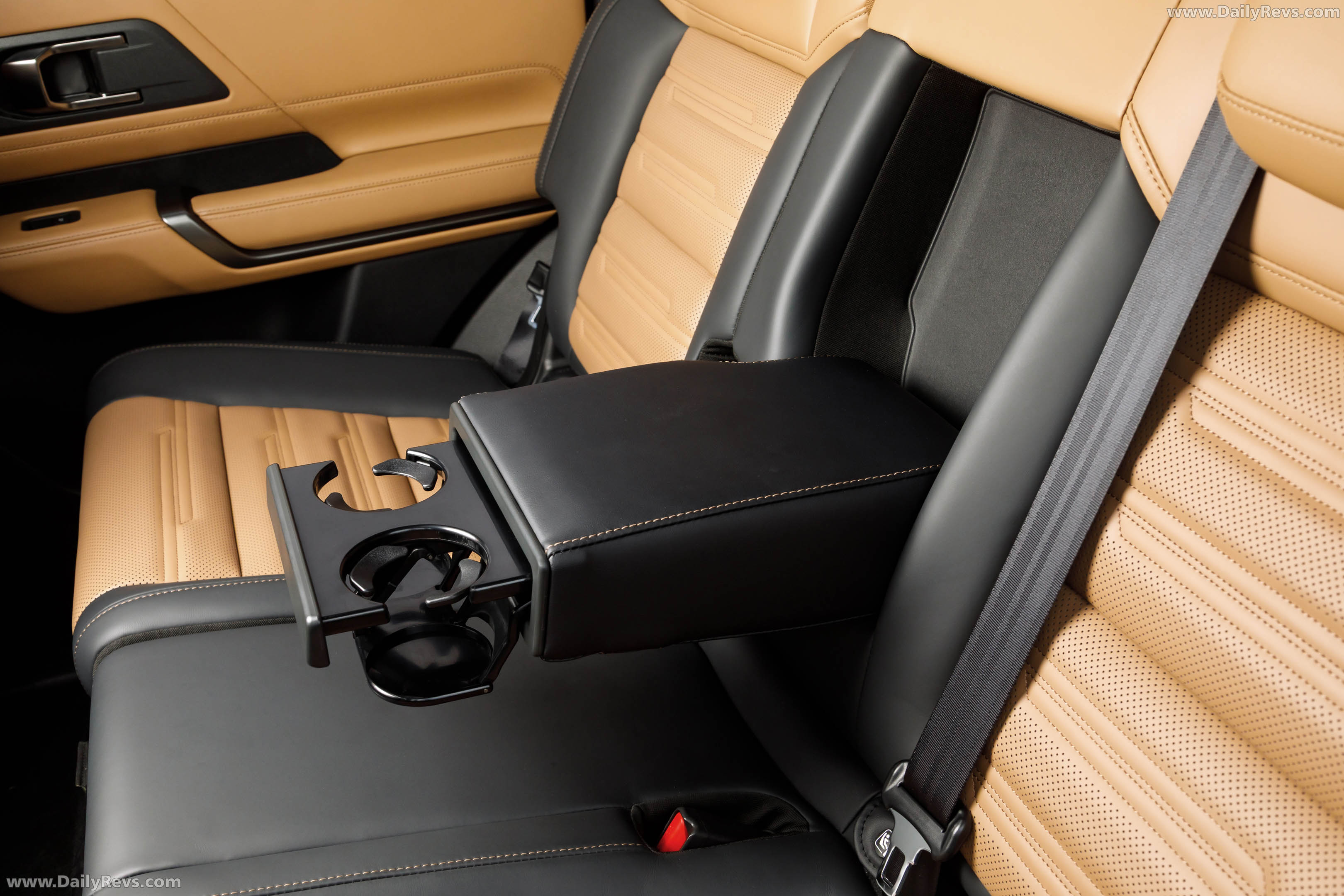 2027 Mitsubishi Pajero Australian Version Interior