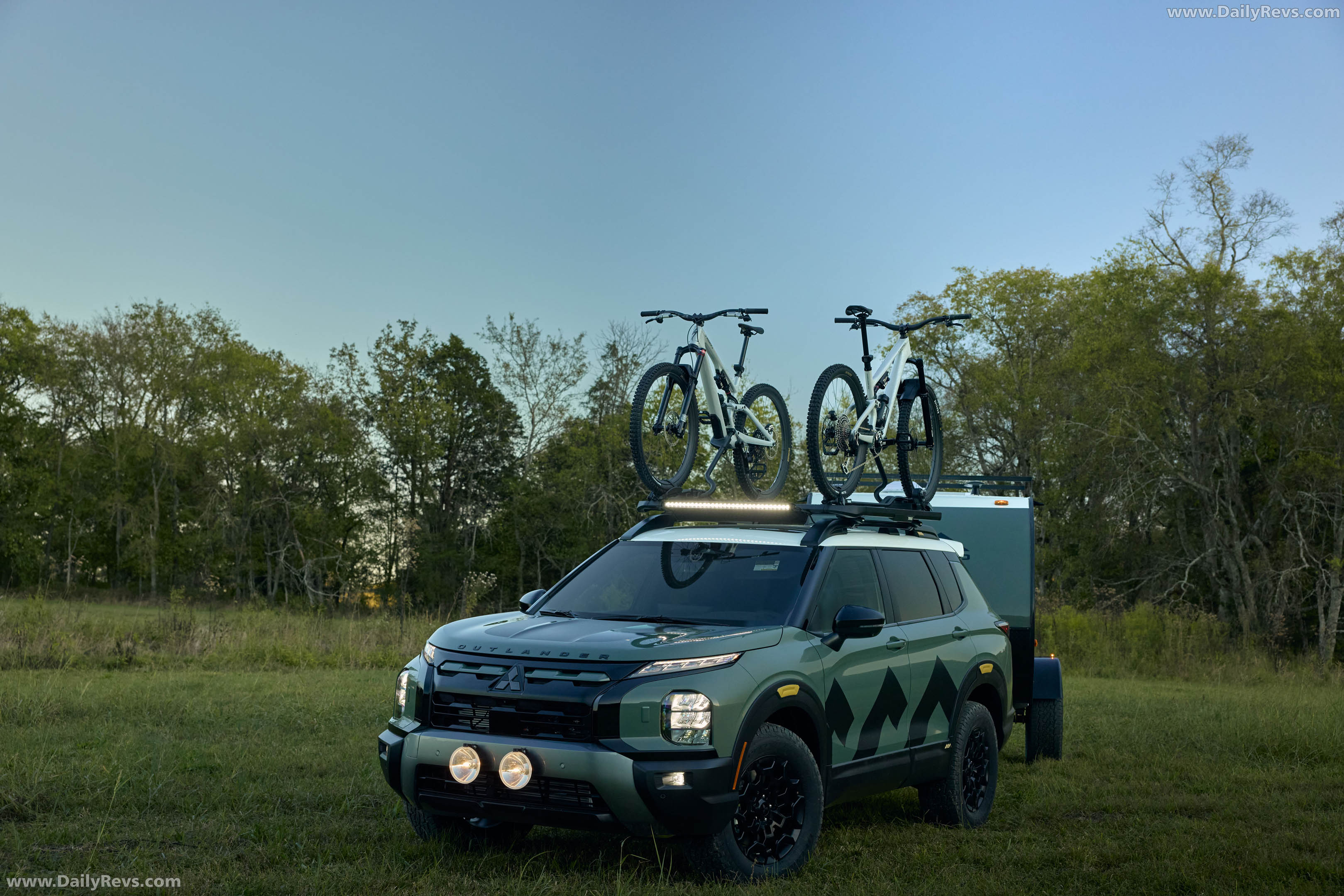2028 Mitsubishi Outlander Diamond Trail Edition Front View