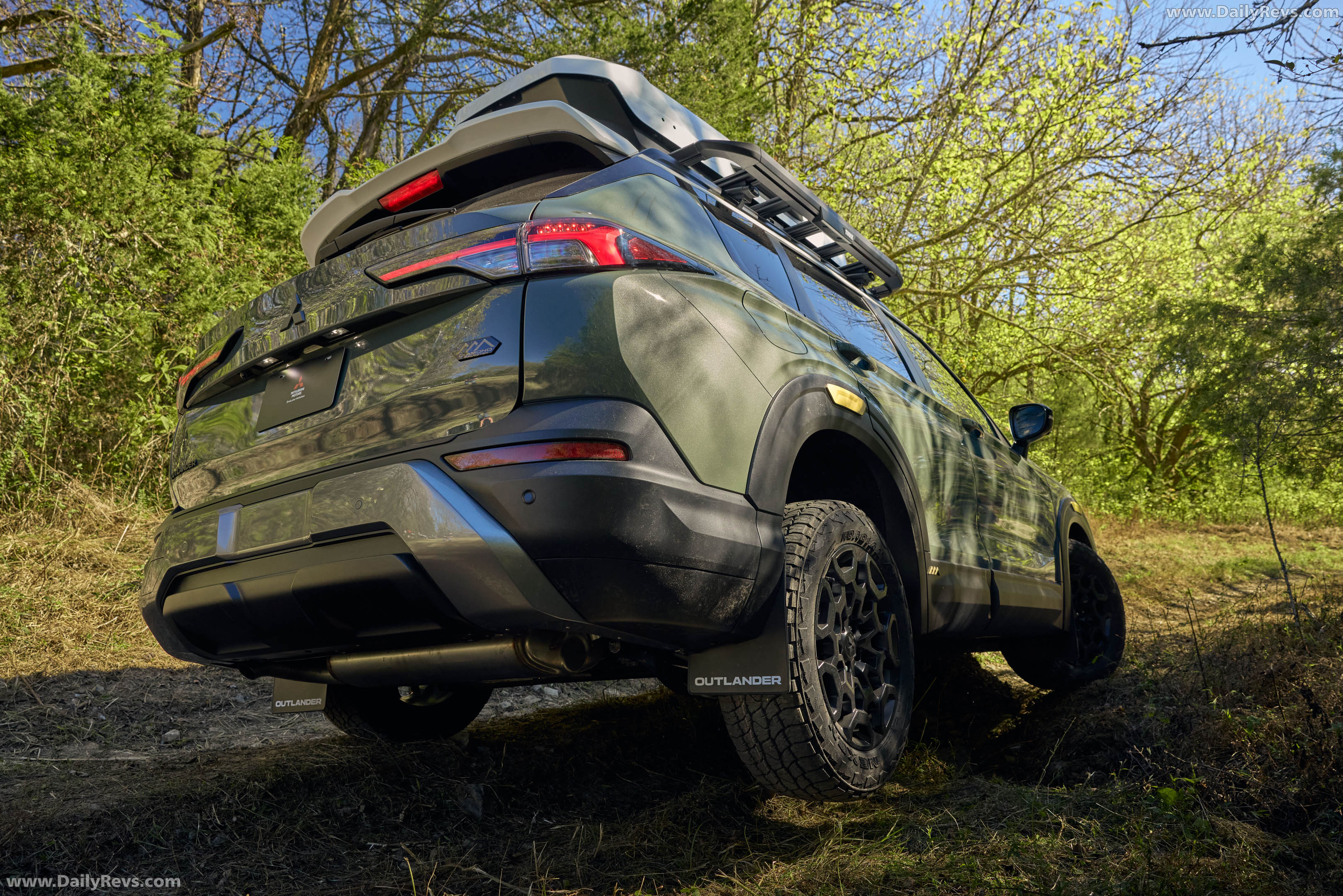 2028 Mitsubishi Outlander Diamond Trail Edition Rear View