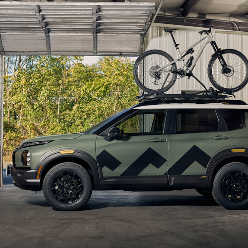2028 Mitsubishi Outlander Diamond Trail Edition Side View