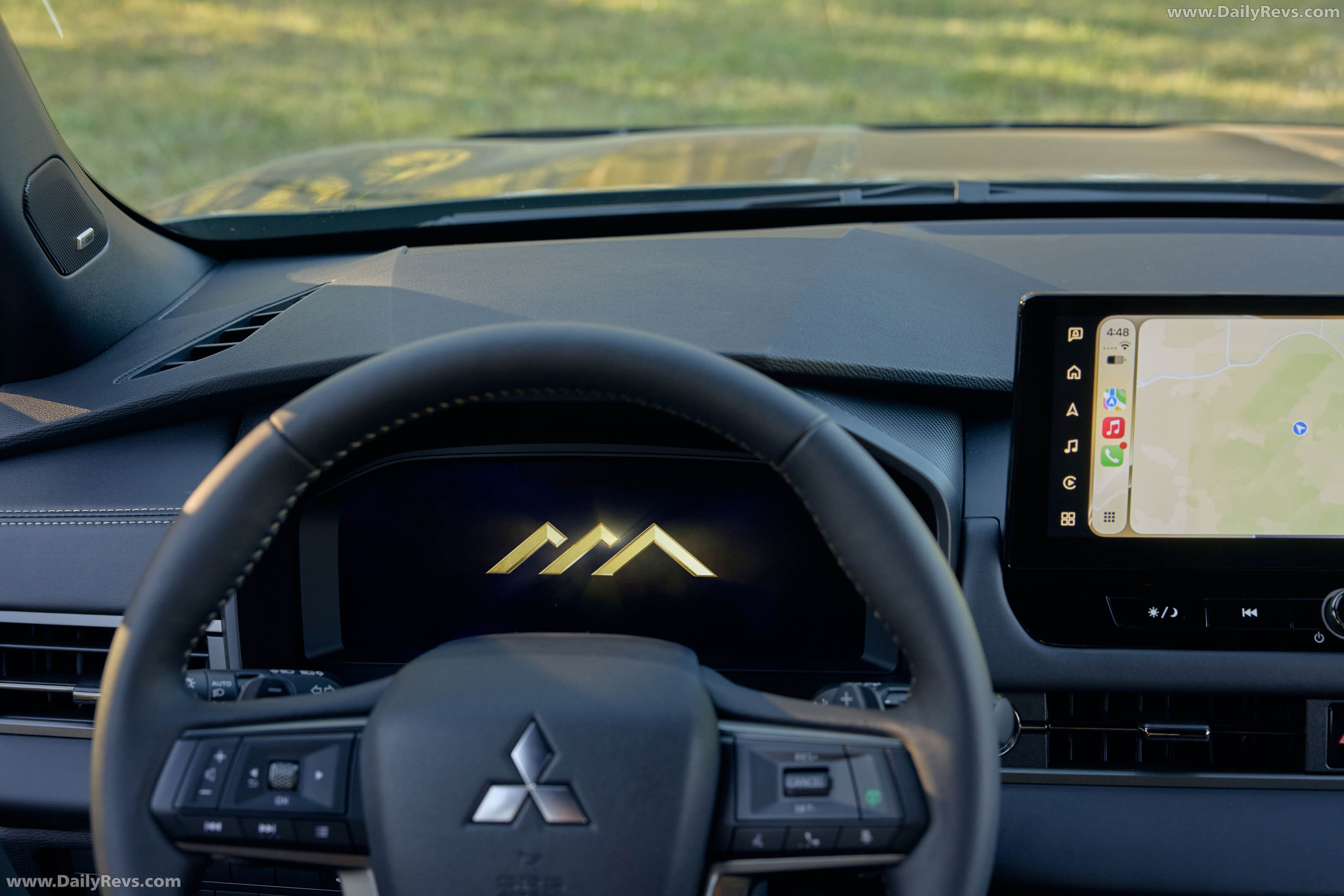 2028 Mitsubishi Outlander Diamond Trail Edition Interior
