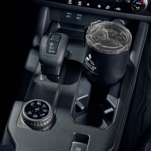 2028 Mitsubishi Outlander Diamond Trail Edition Interior
