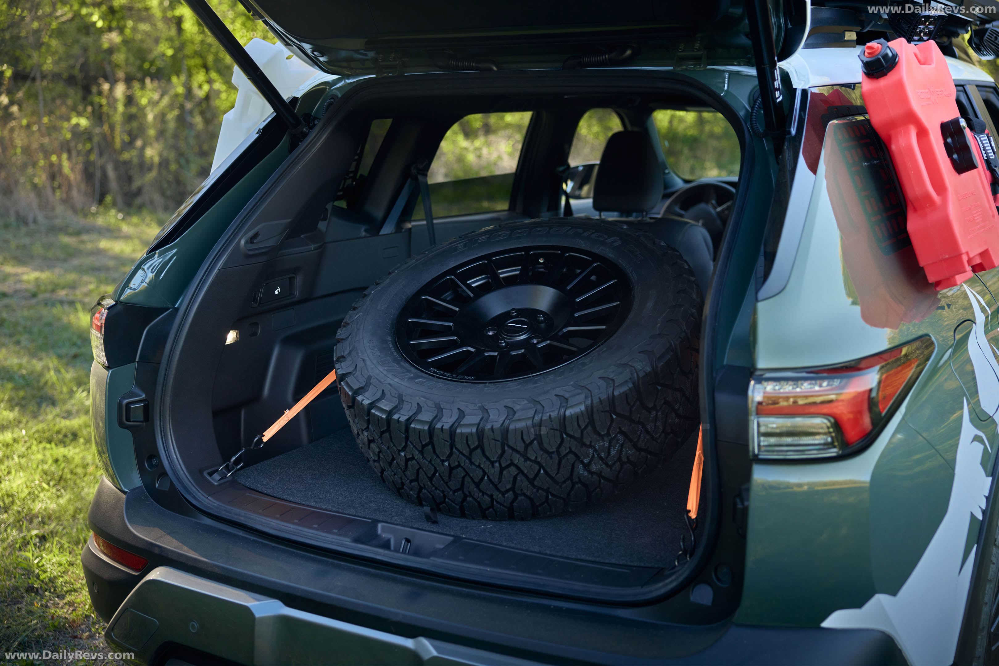 2028 Mitsubishi Outlander Diamond Trail Edition Interior