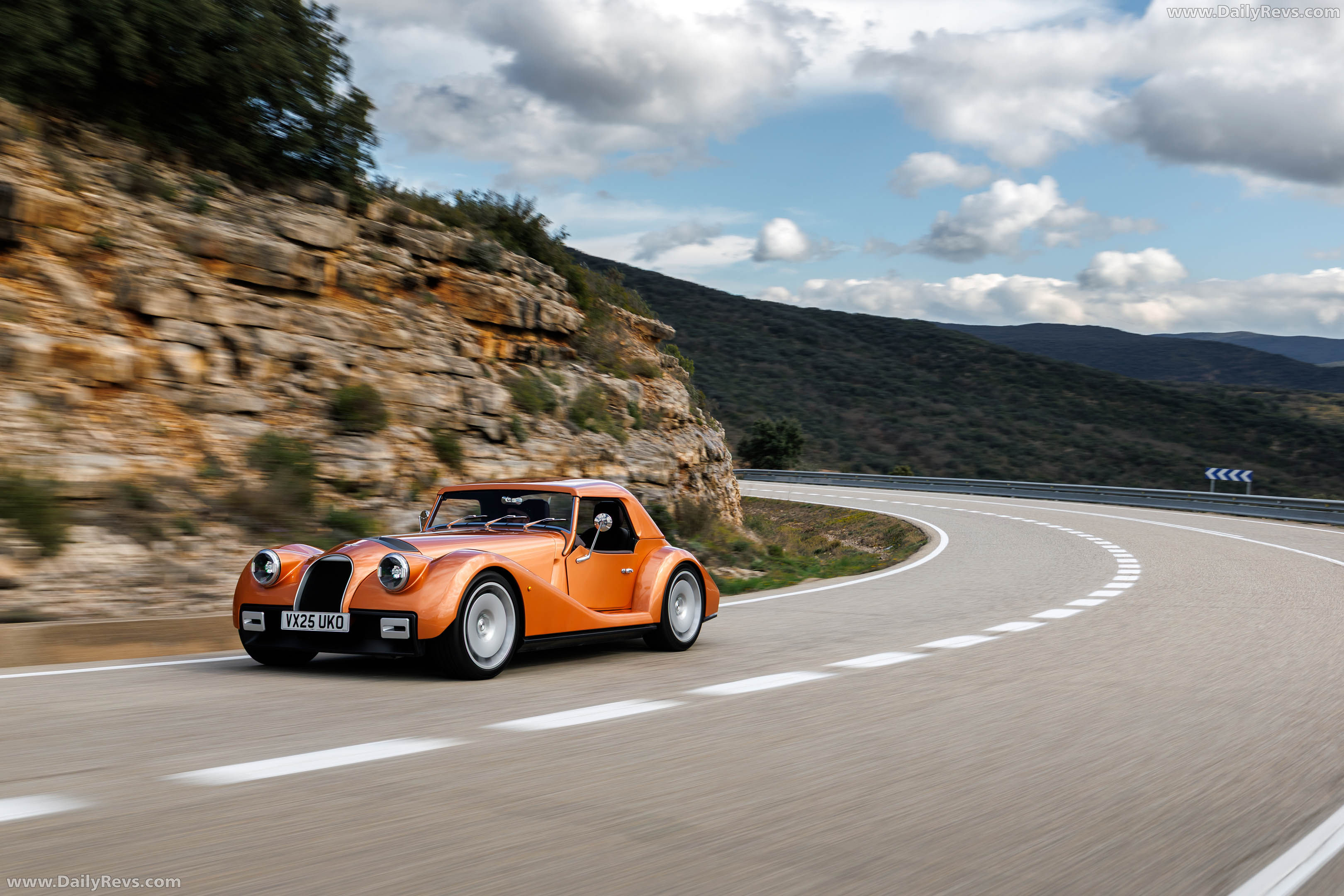 2026 Morgan Supersport Copper Metallic Front View
