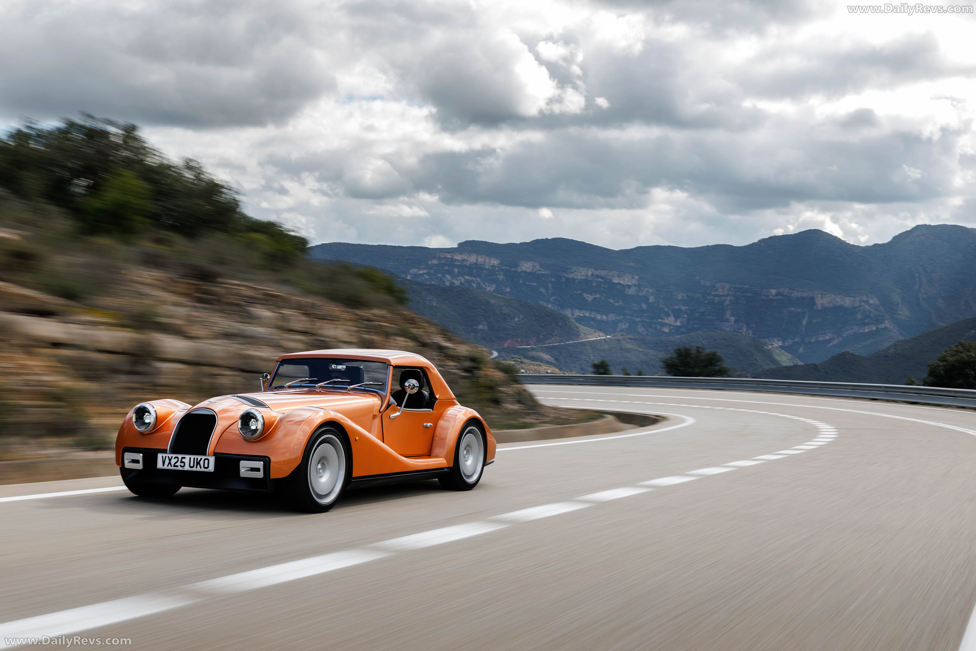 2026 Morgan Supersport Copper Metallic Front View