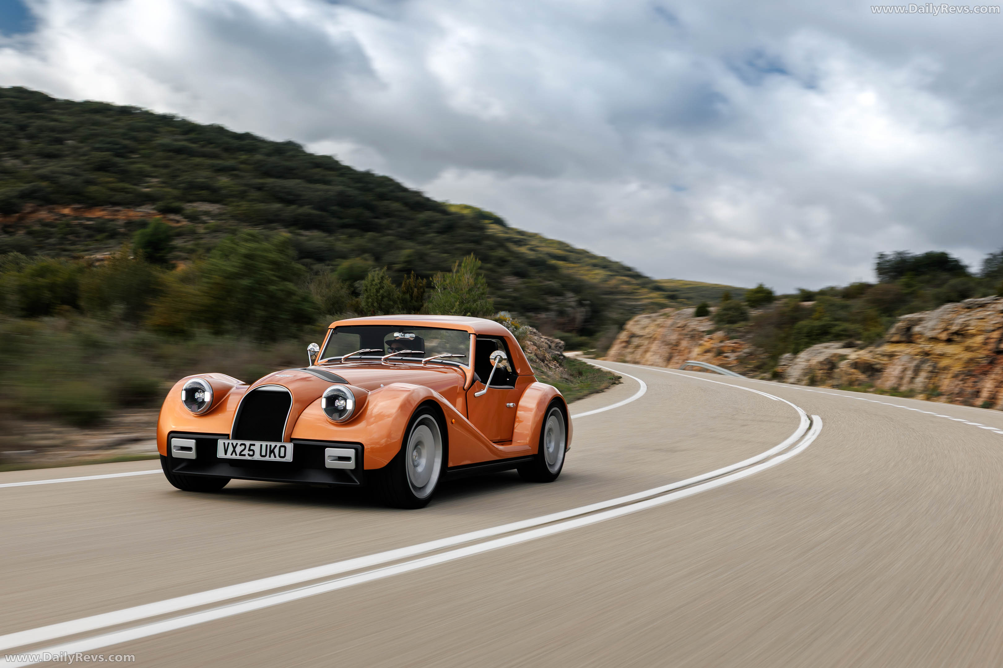 2026 Morgan Supersport Copper Metallic Front View