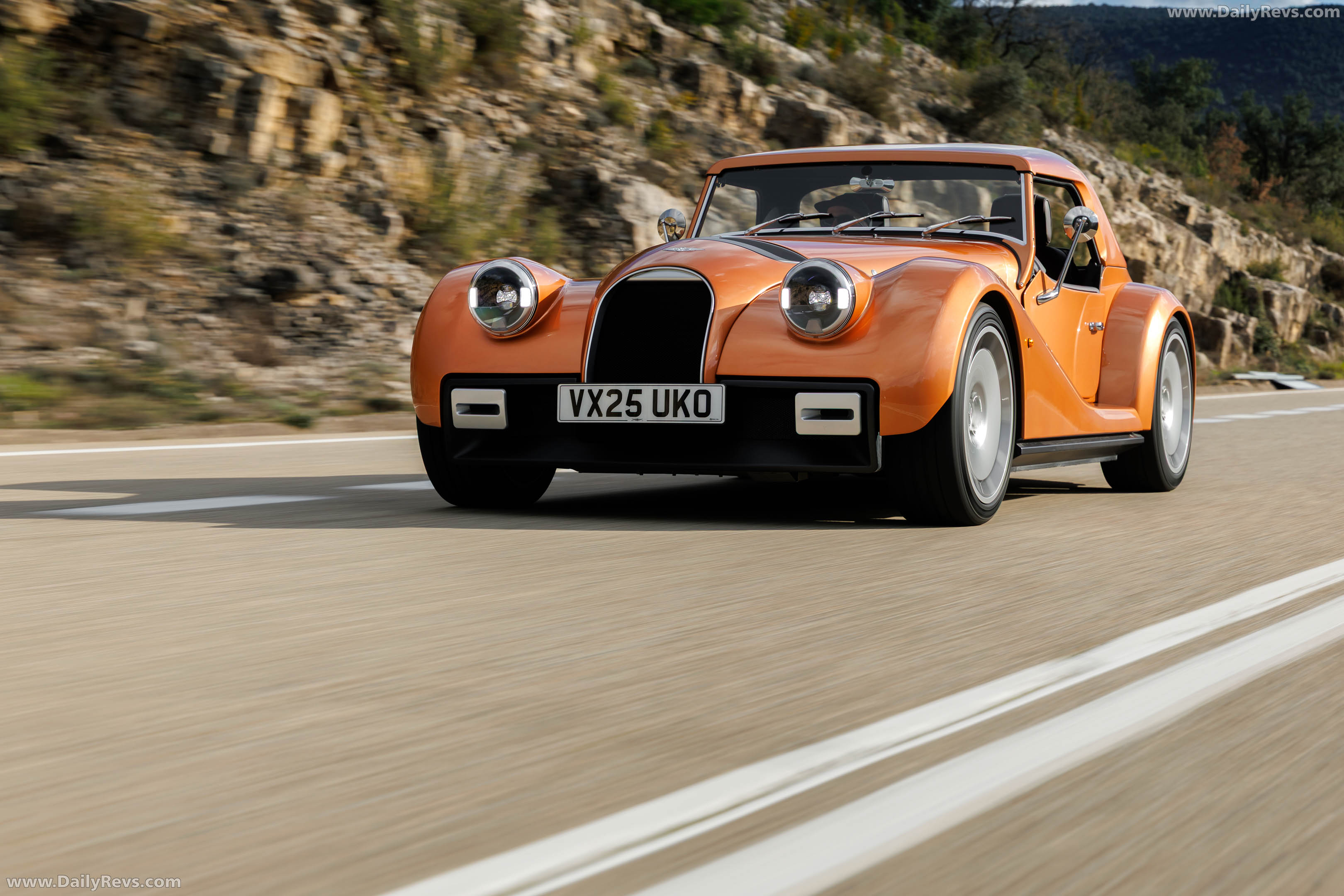 2026 Morgan Supersport Copper Metallic Front View