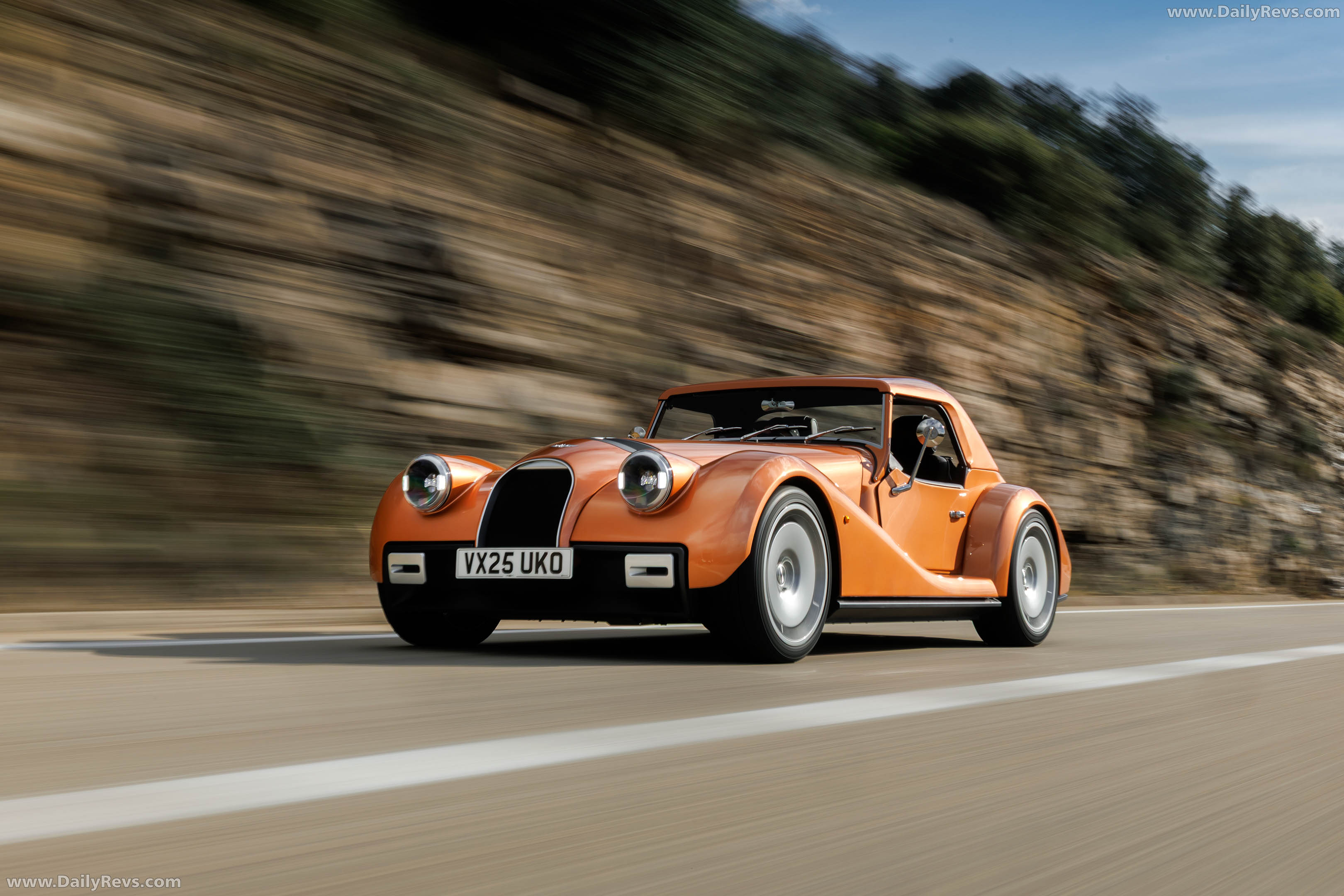 2026 Morgan Supersport Copper Metallic Front View