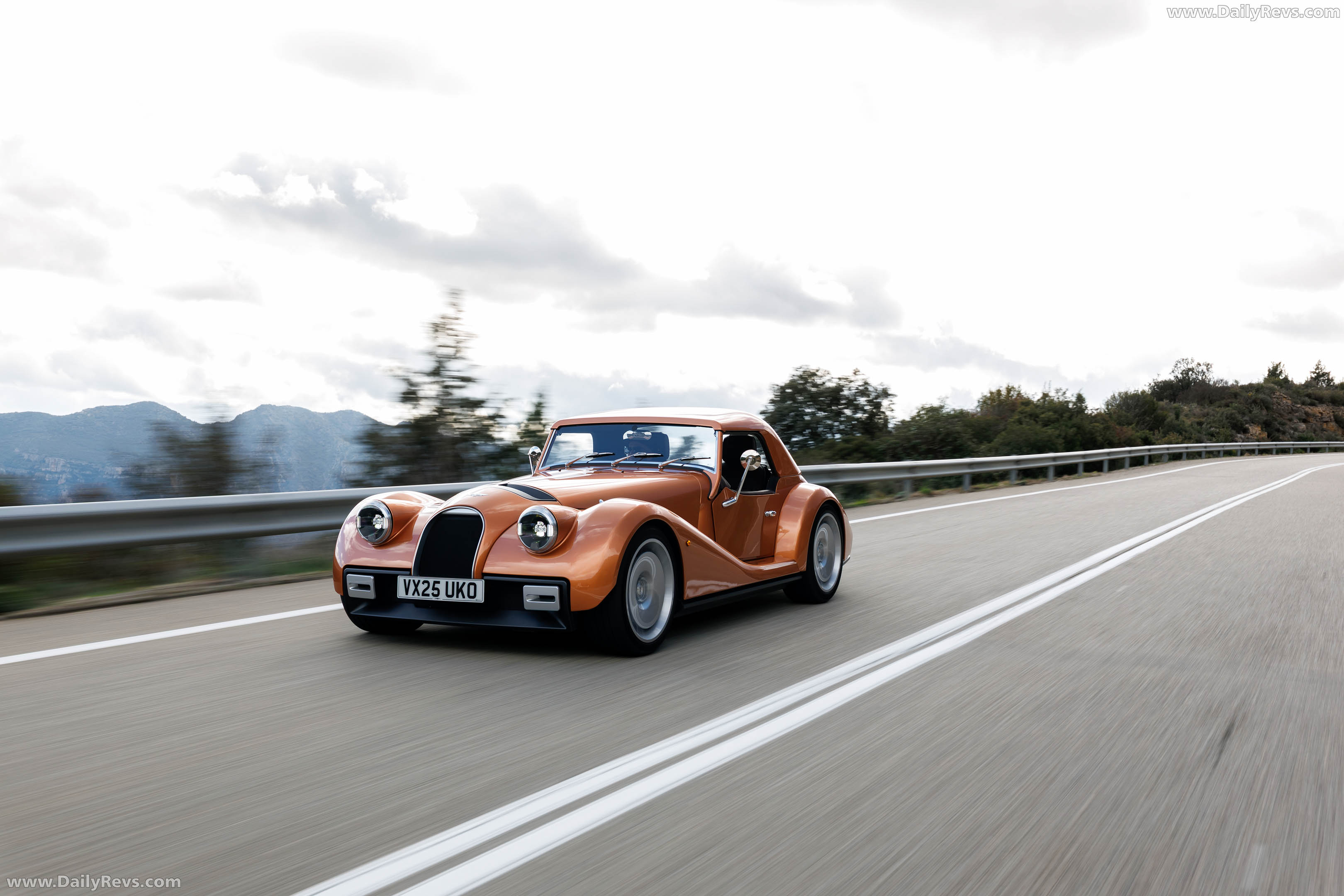 2026 Morgan Supersport Copper Metallic Front View