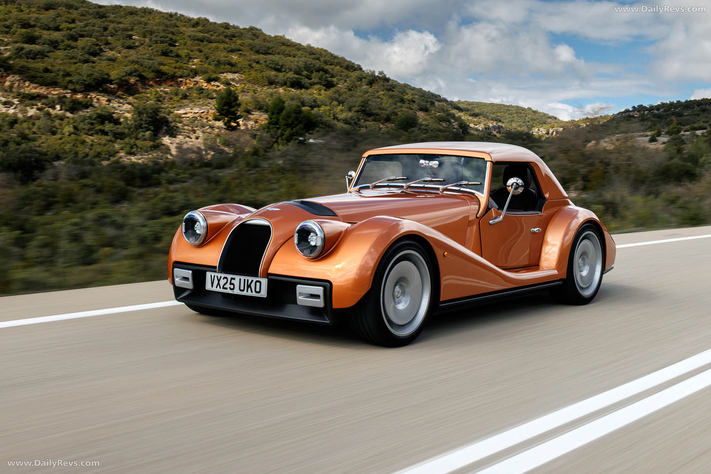 2026 Morgan Supersport Copper Metallic Front View