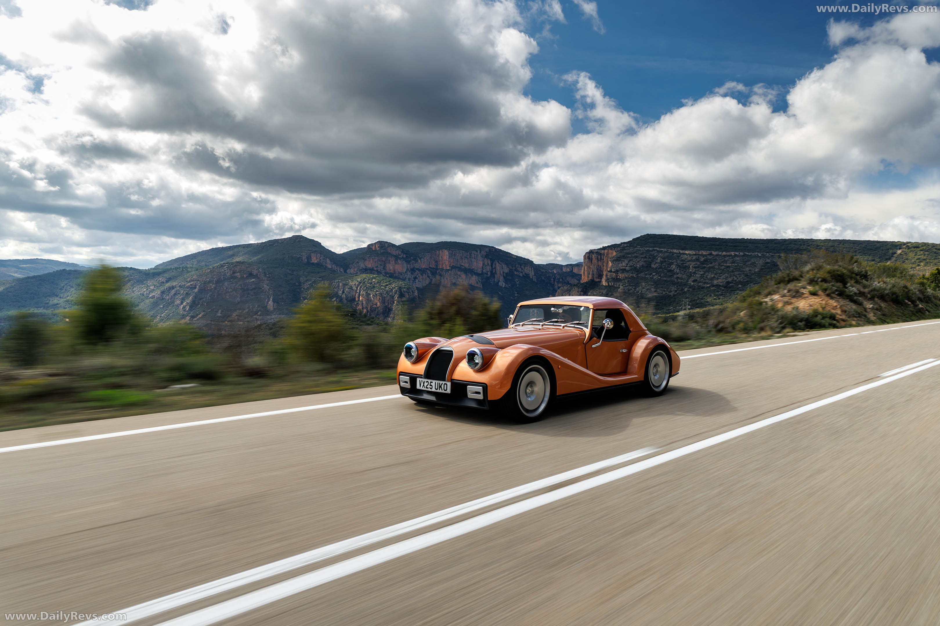 2026 Morgan Supersport Copper Metallic Front View