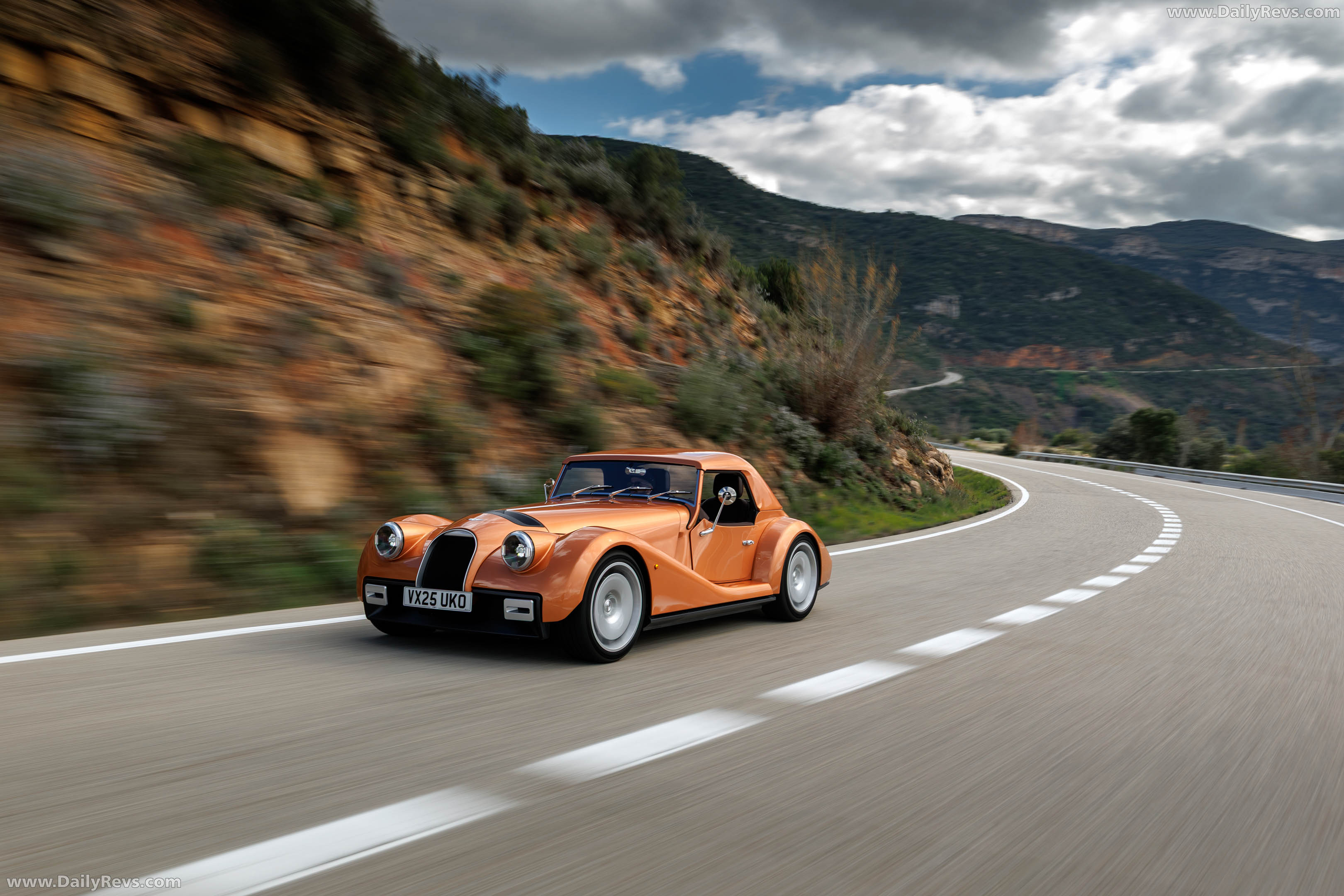 2026 Morgan Supersport Copper Metallic Front View