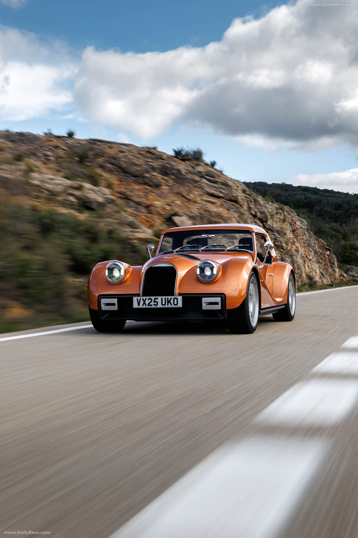 2026 Morgan Supersport Copper Metallic Front View