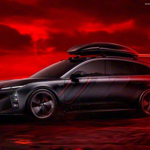2025 NIO ET5 Touring Shadow Package Side View