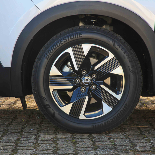2025 Nissan Kicks Sense Exterior