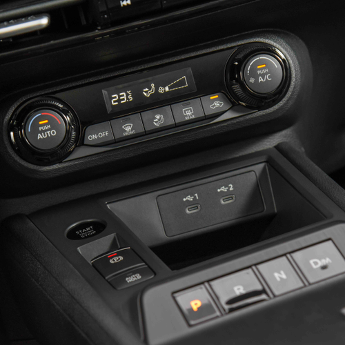 2025 Nissan Kicks Sense Interior