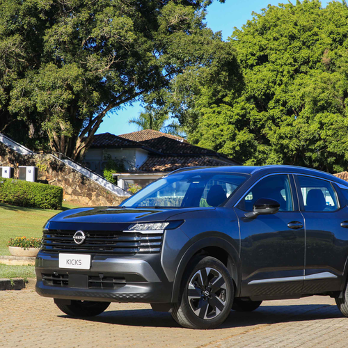 2025 Nissan Kicks Advance Front View