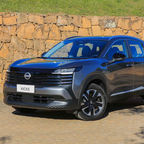 2025 Nissan Kicks Advance Front View