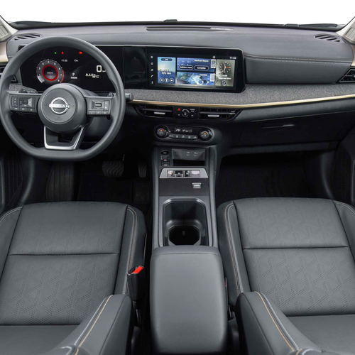 2025 Nissan Kicks Advance Interior