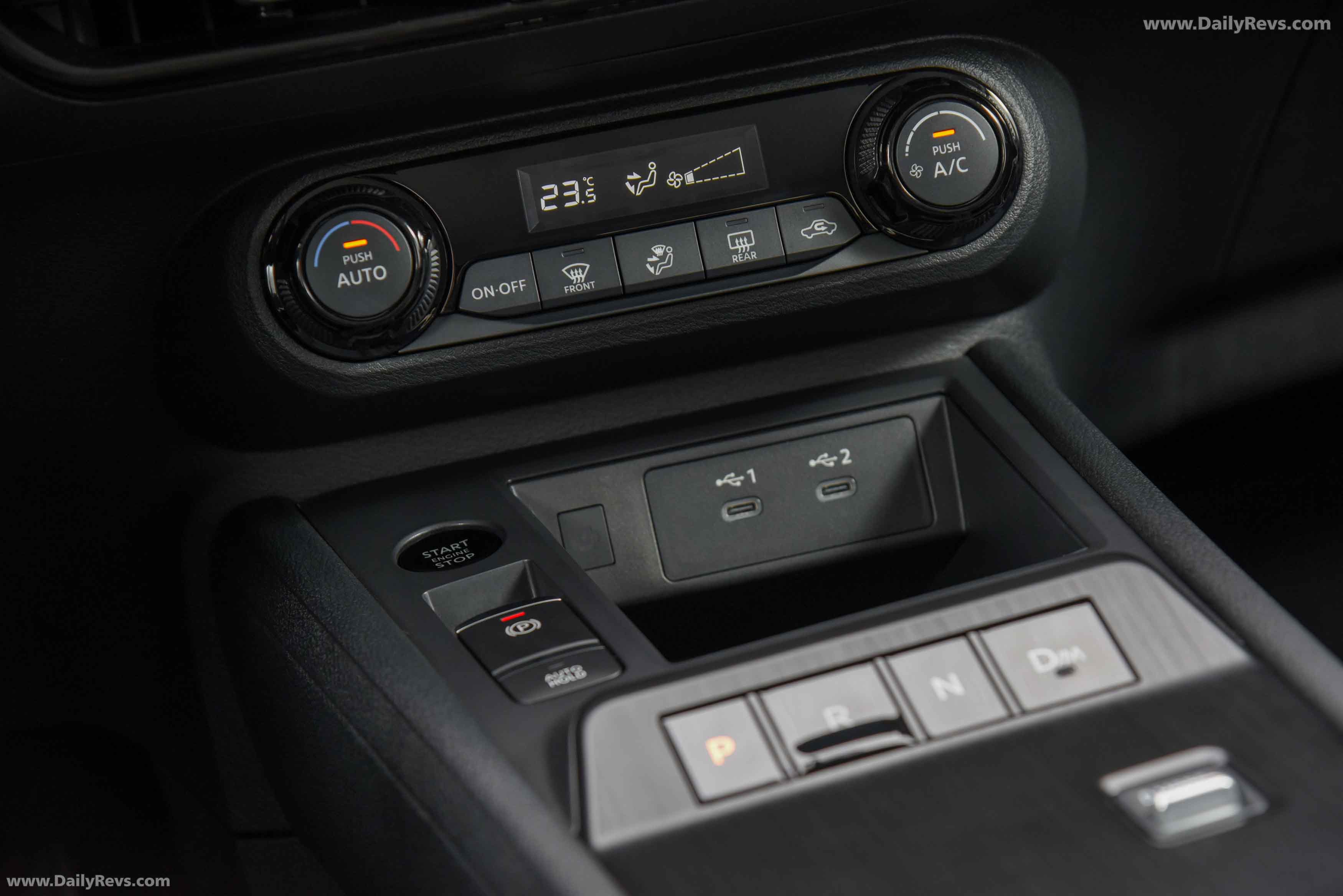 2025 Nissan Kicks Advance Interior
