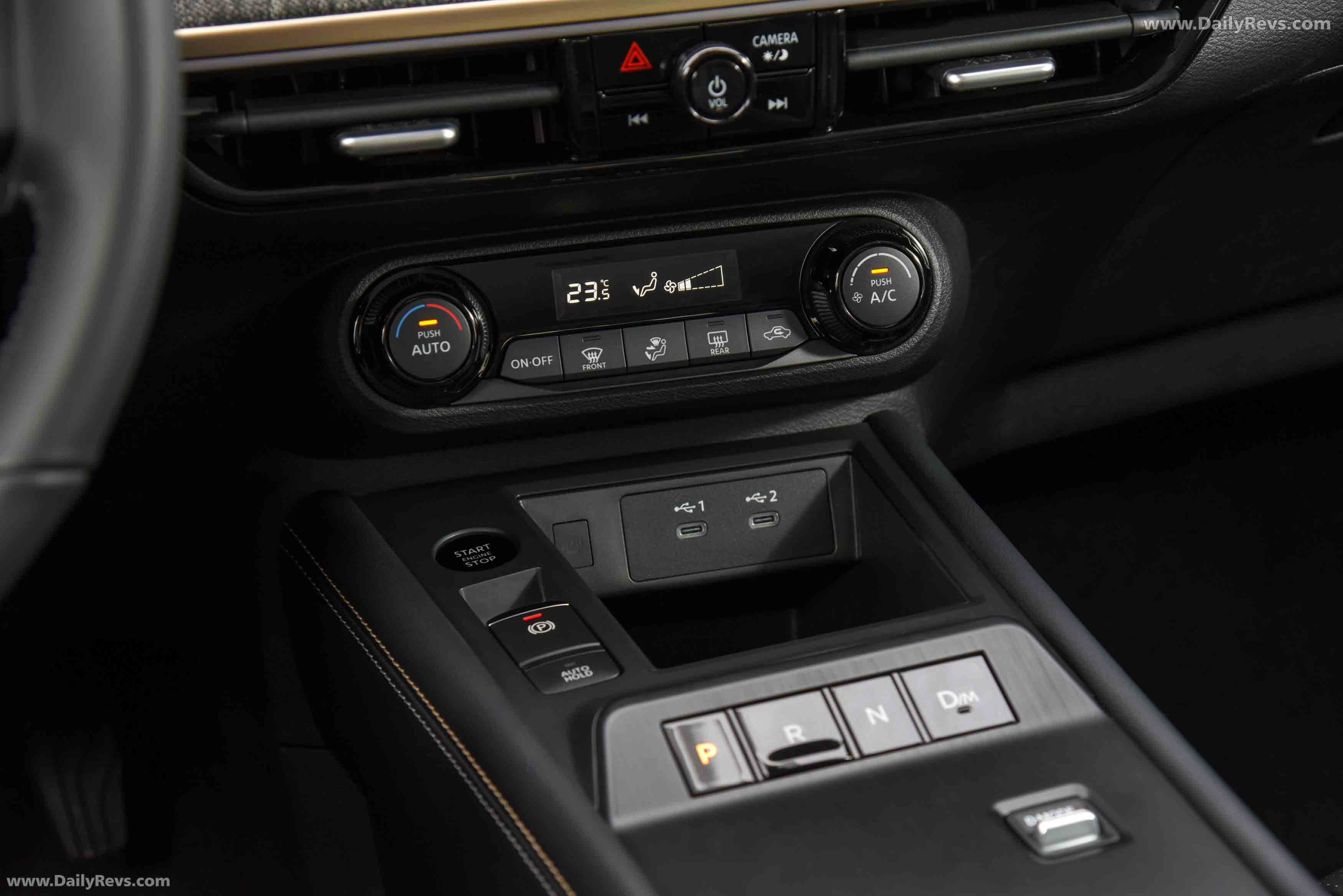 2025 Nissan Kicks Exclusive Interior