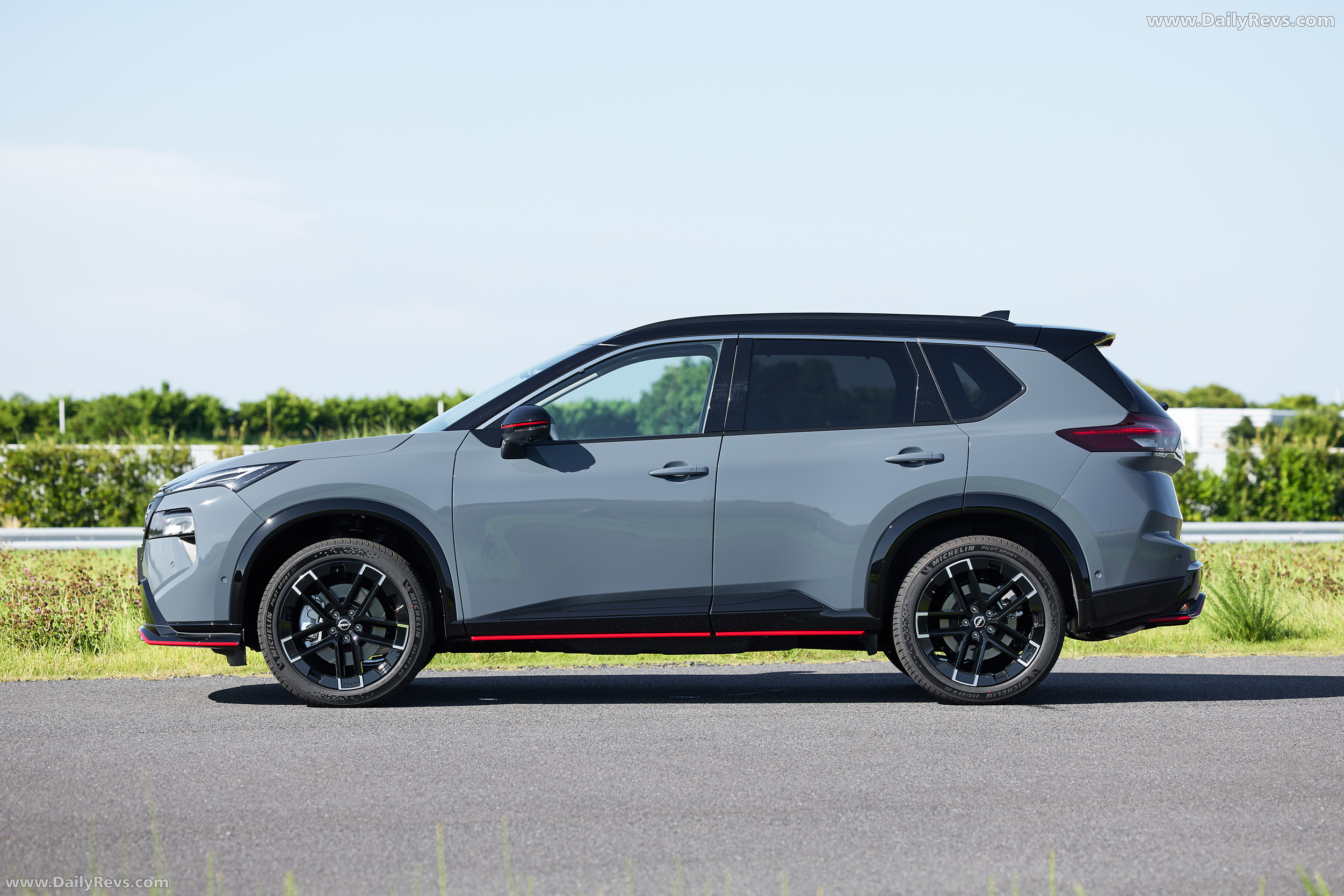 2025 Nissan X-Trail NISMO Side View