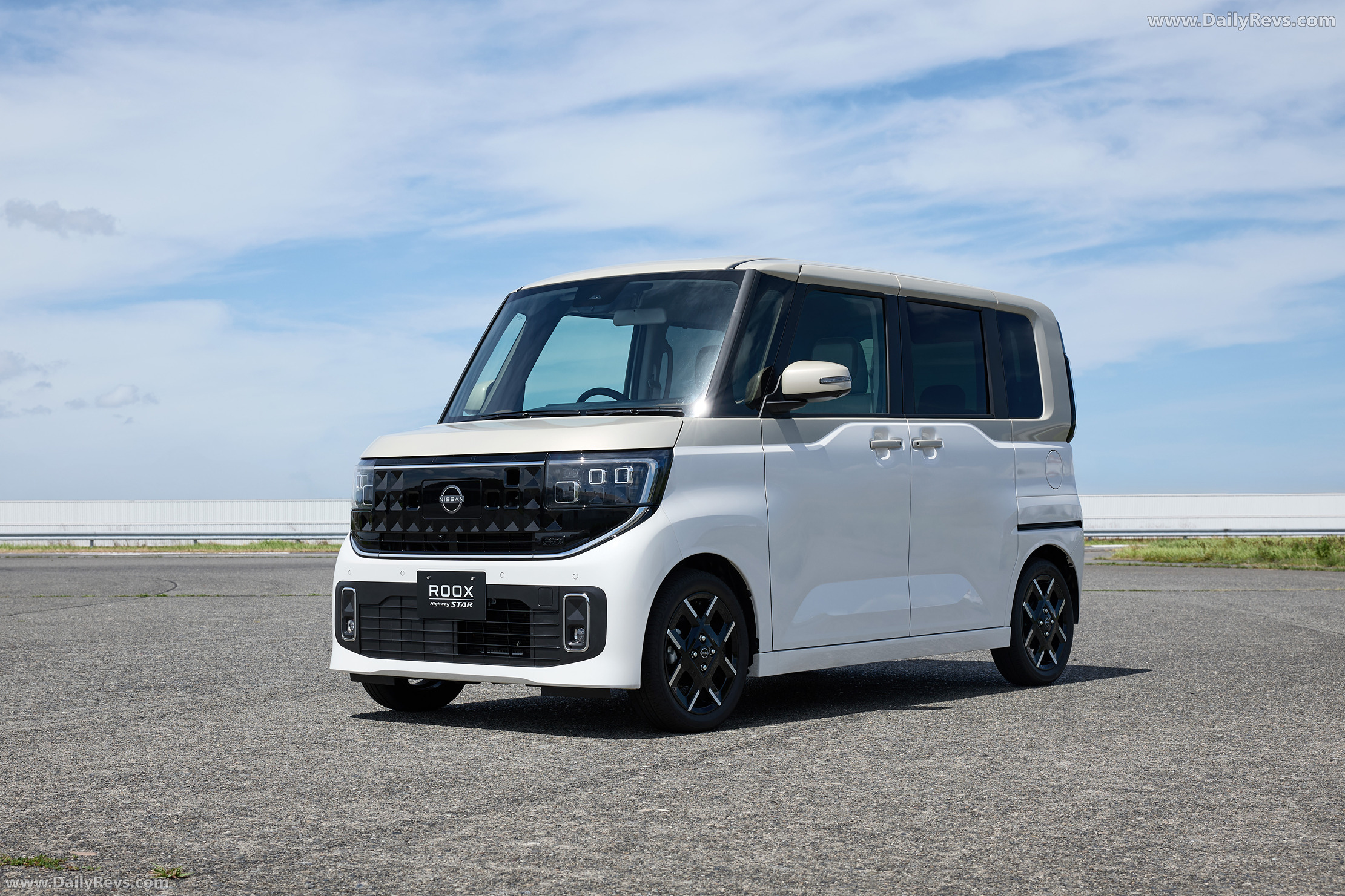 2026 Nissan Roox Front View