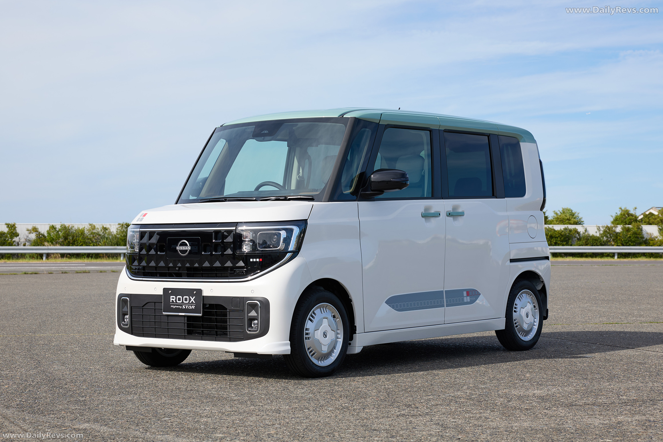 2026 Nissan Roox Front View