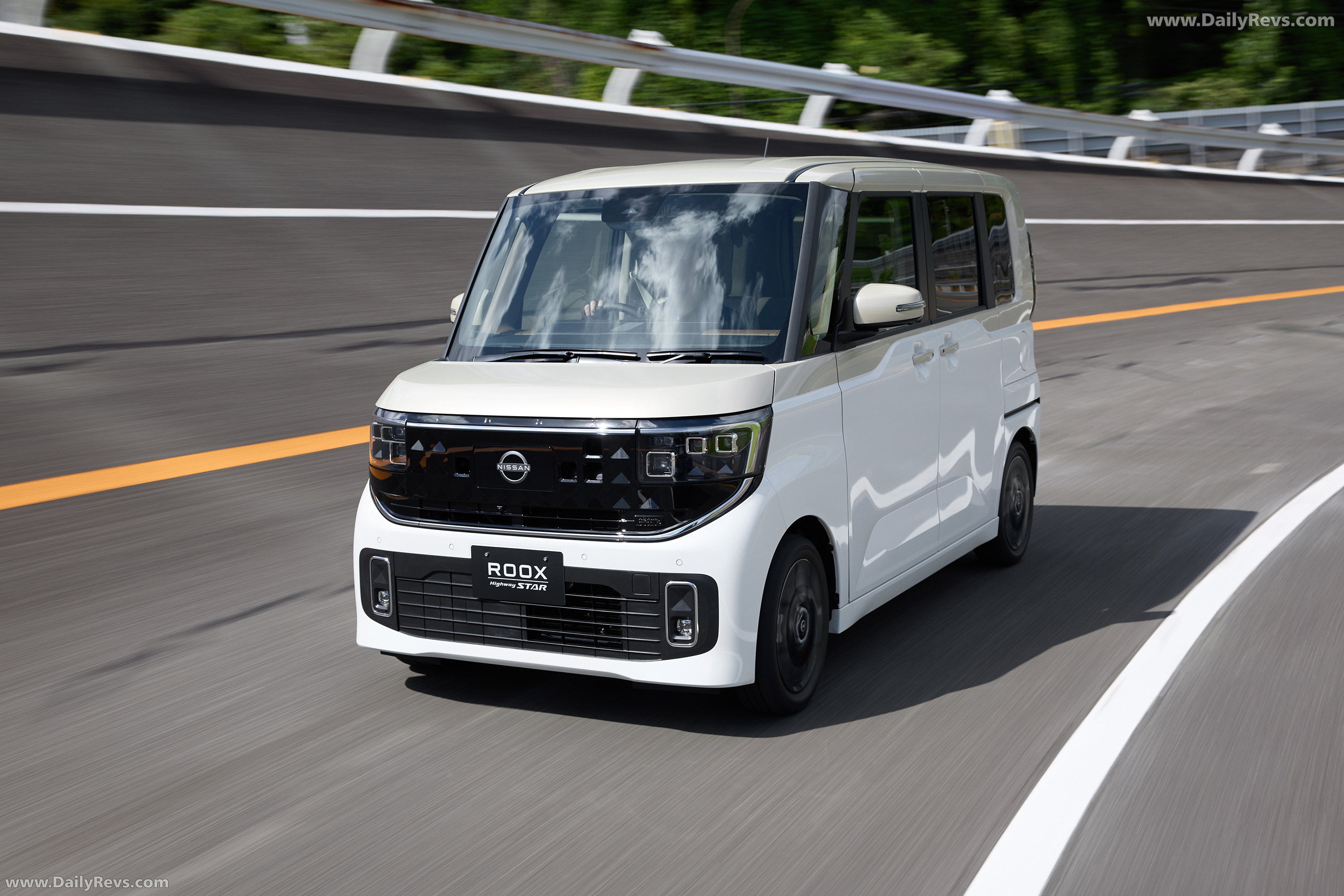 2026 Nissan Roox Front View