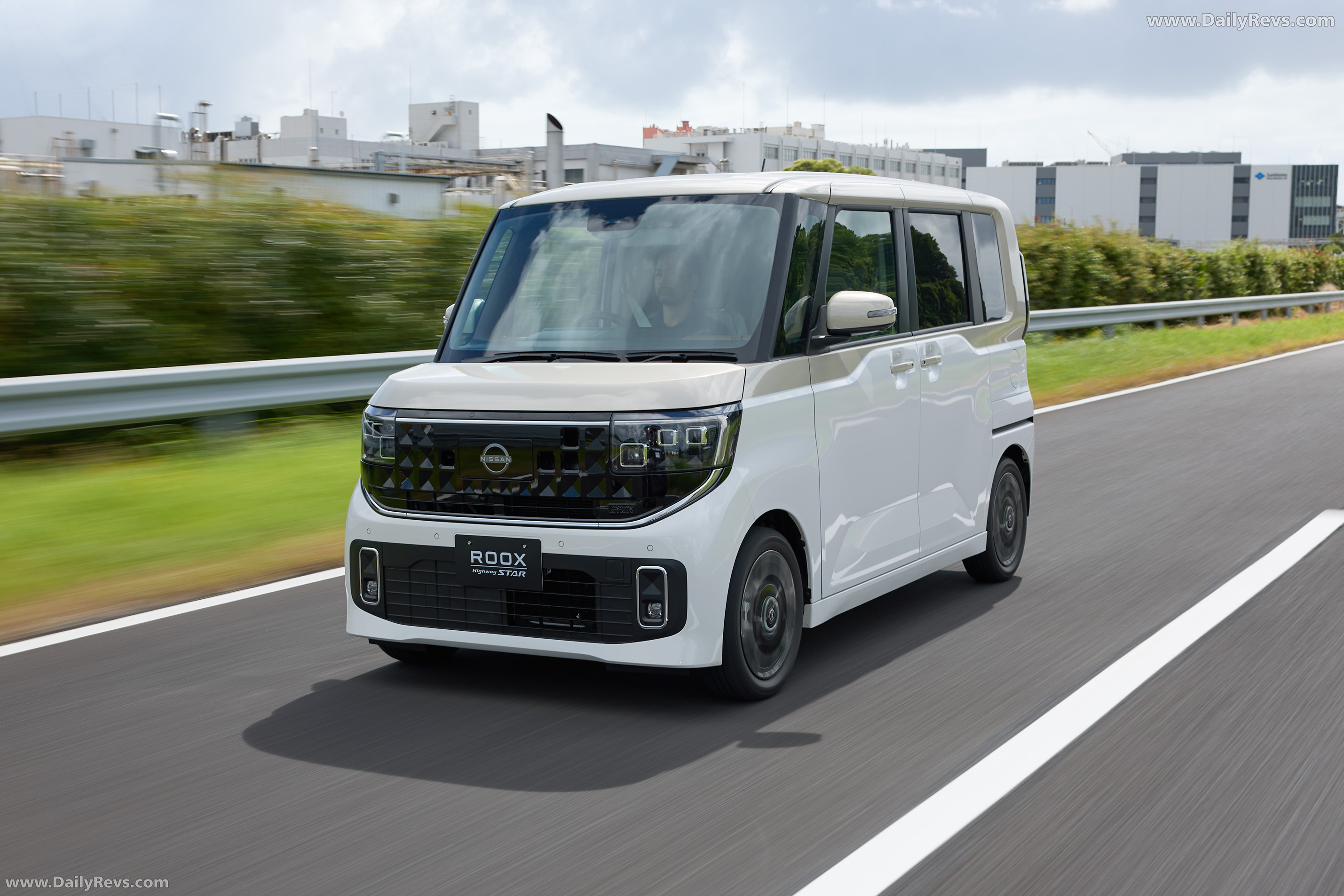 2026 Nissan Roox Front View