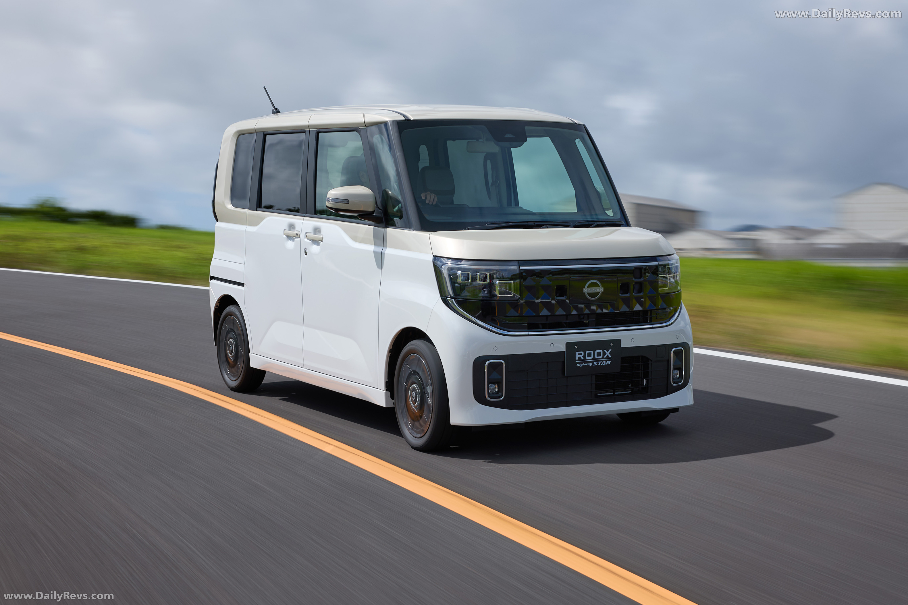 2026 Nissan Roox Front View