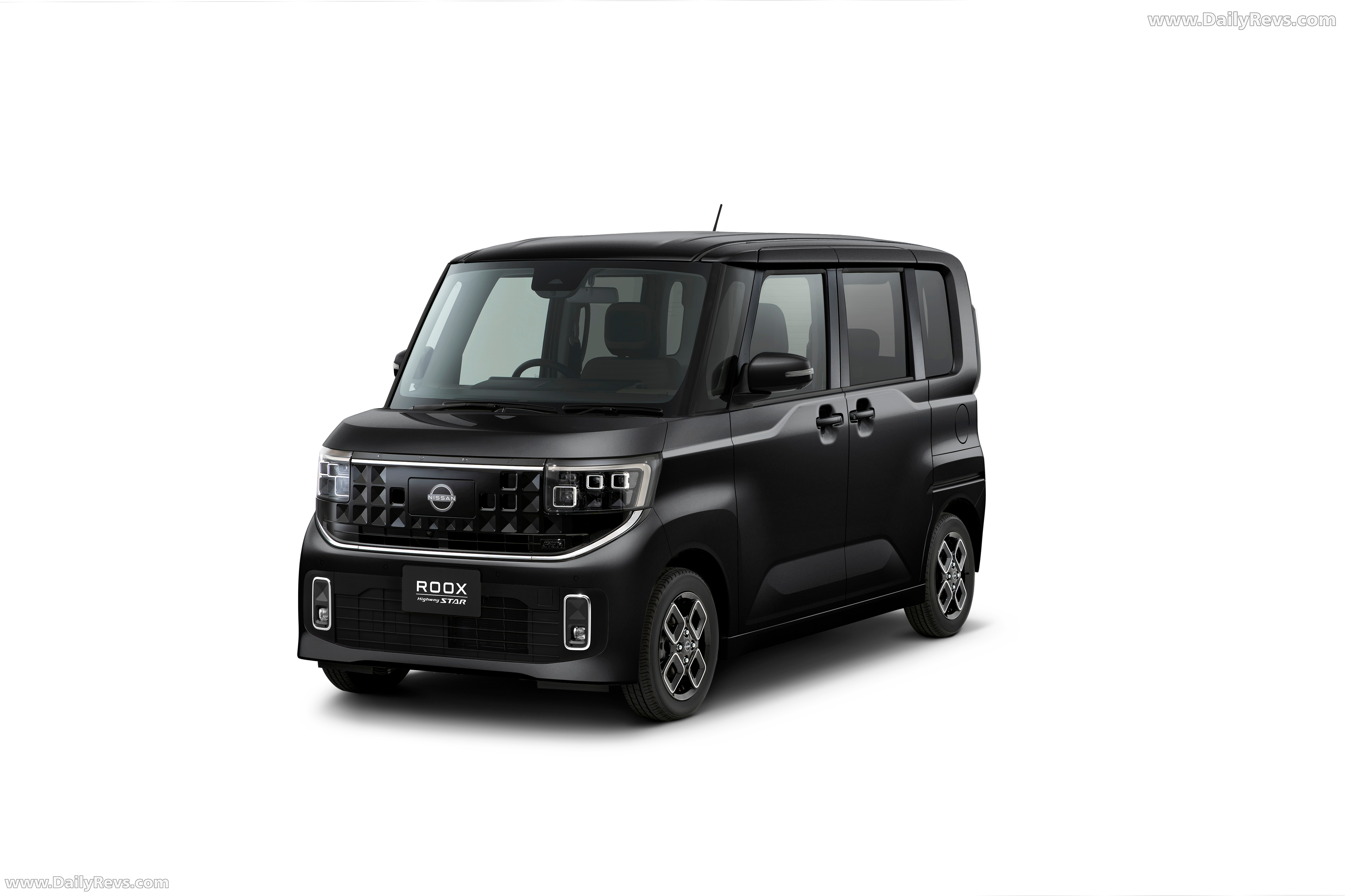 2026 Nissan Roox Front View