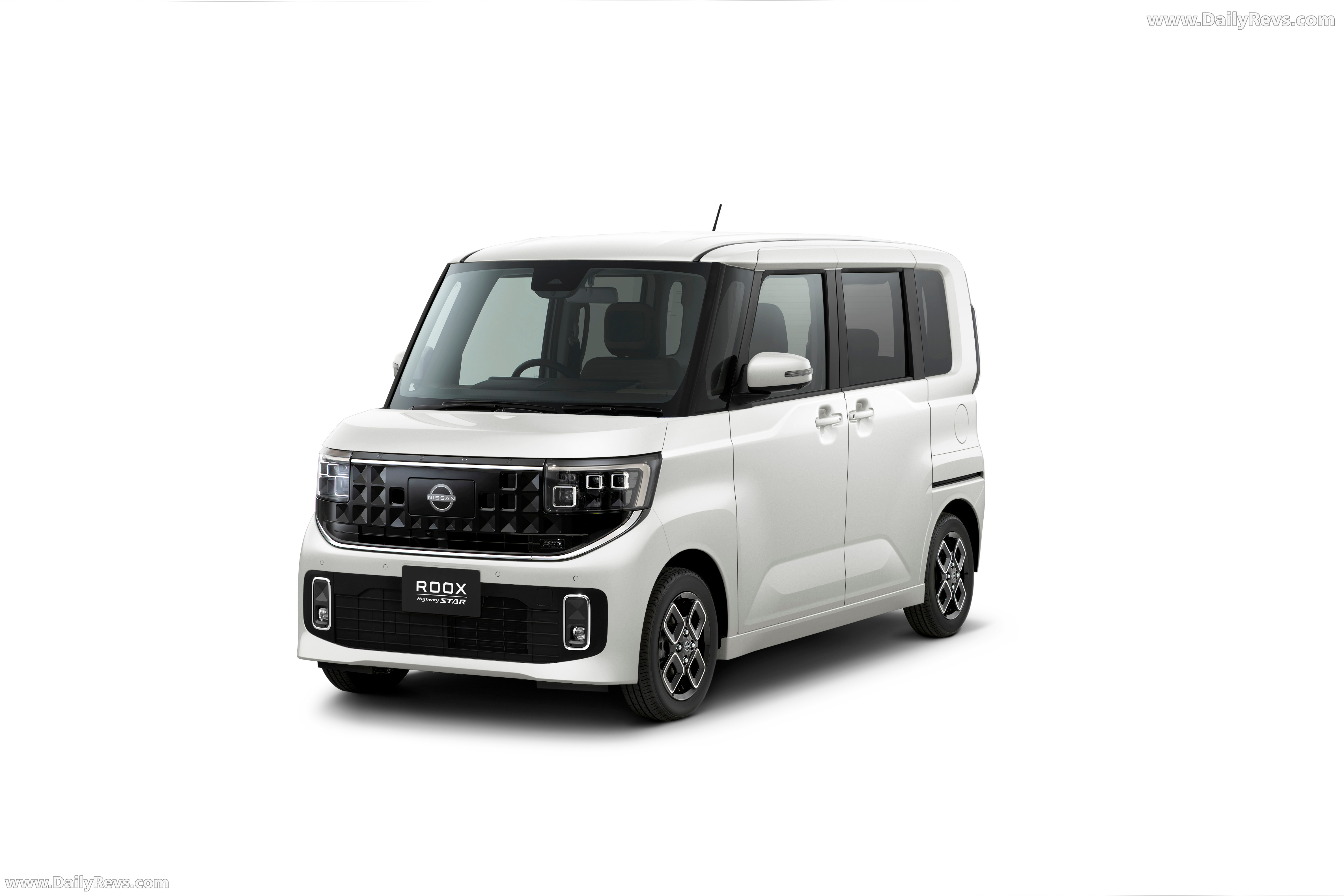 2026 Nissan Roox Front View