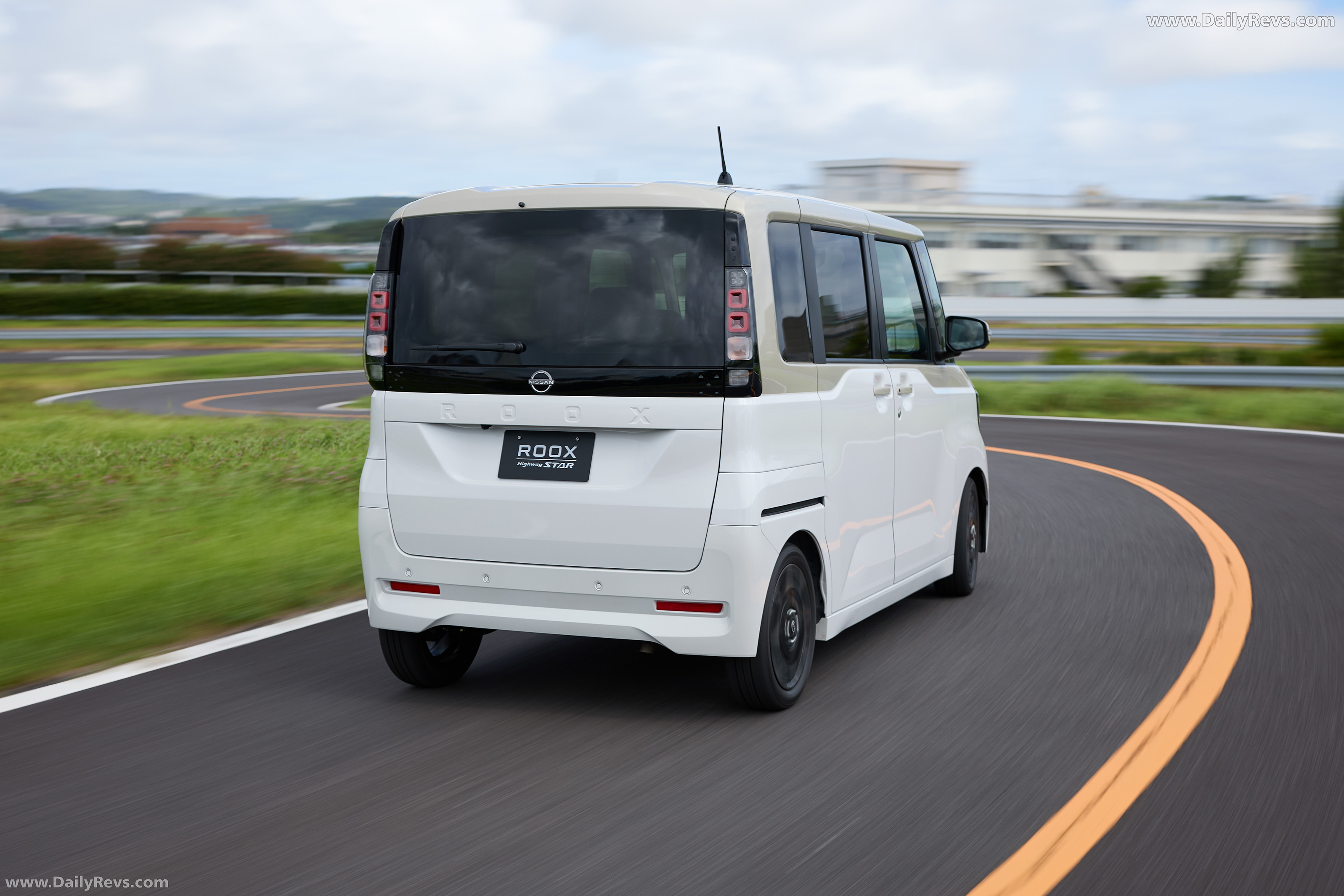 2026 Nissan Roox Rear View