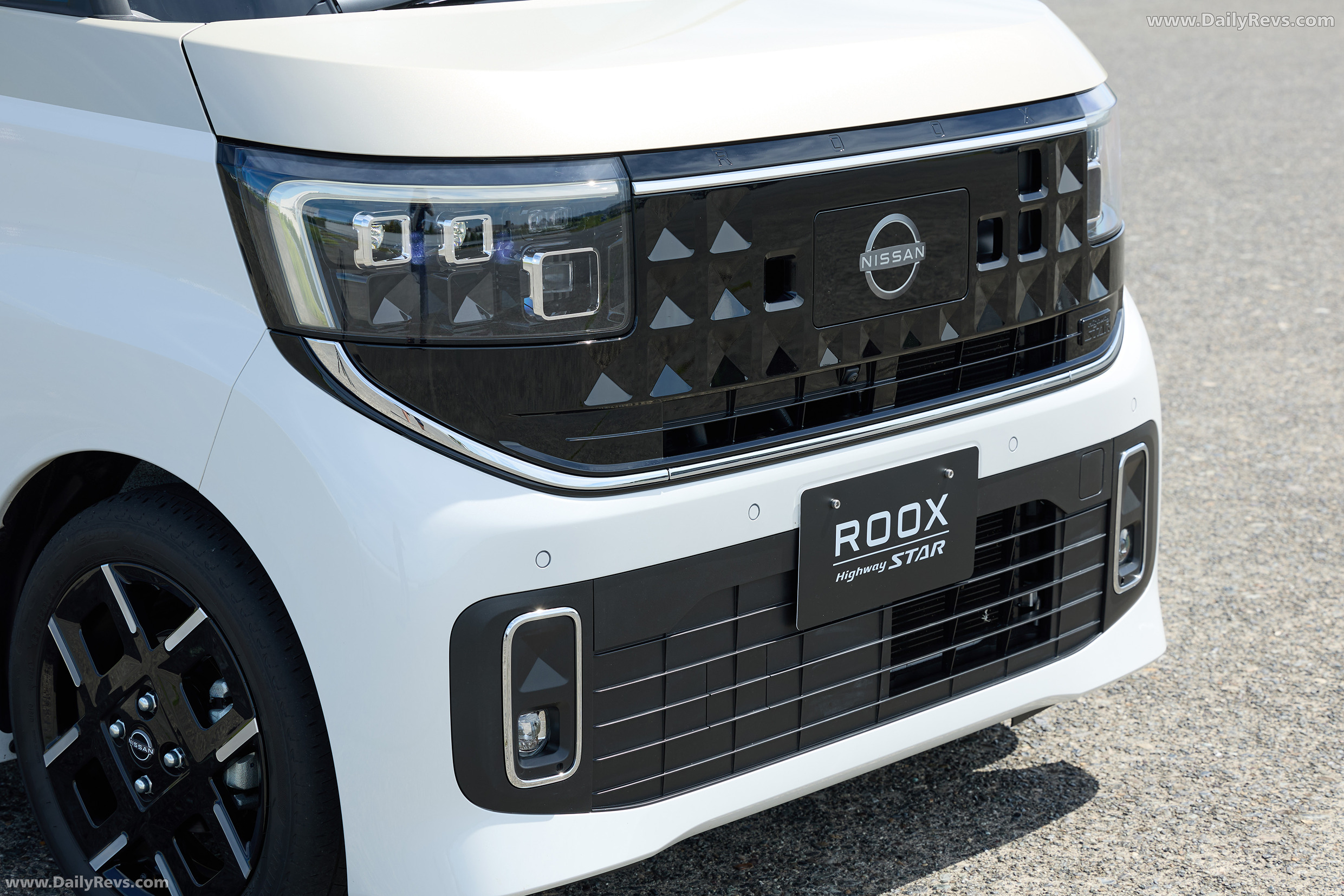 2026 Nissan Roox Exterior