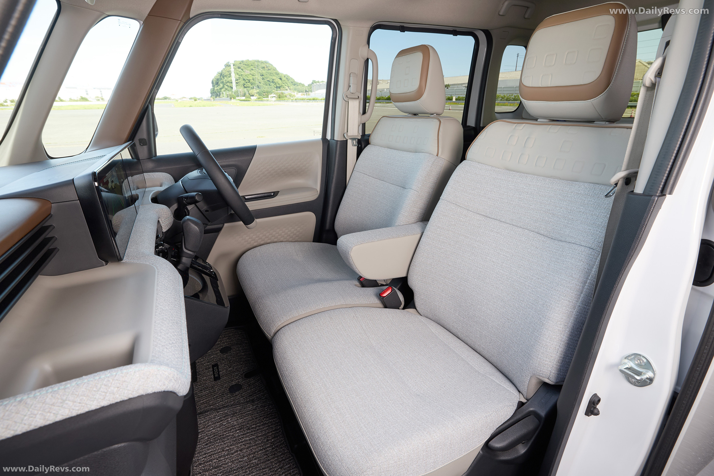 2026 Nissan Roox Interior
