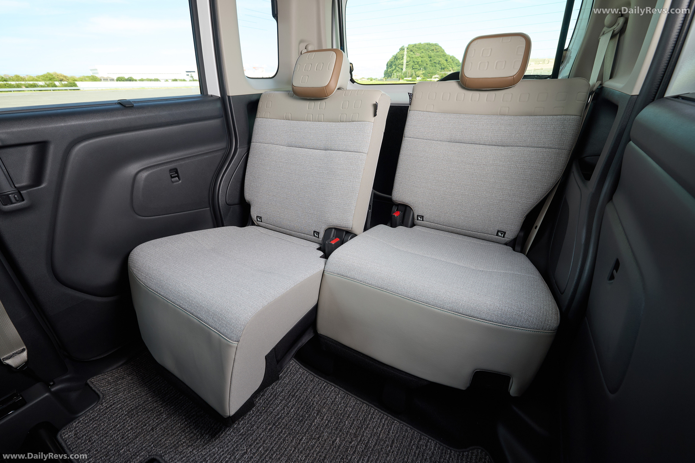 2026 Nissan Roox Interior