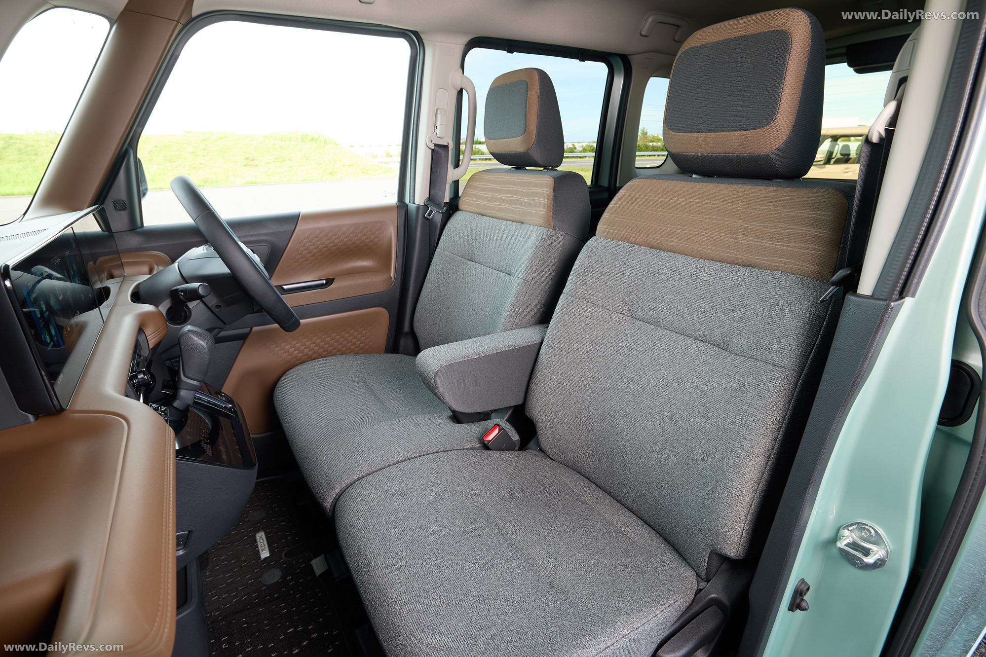 2026 Nissan Roox Interior
