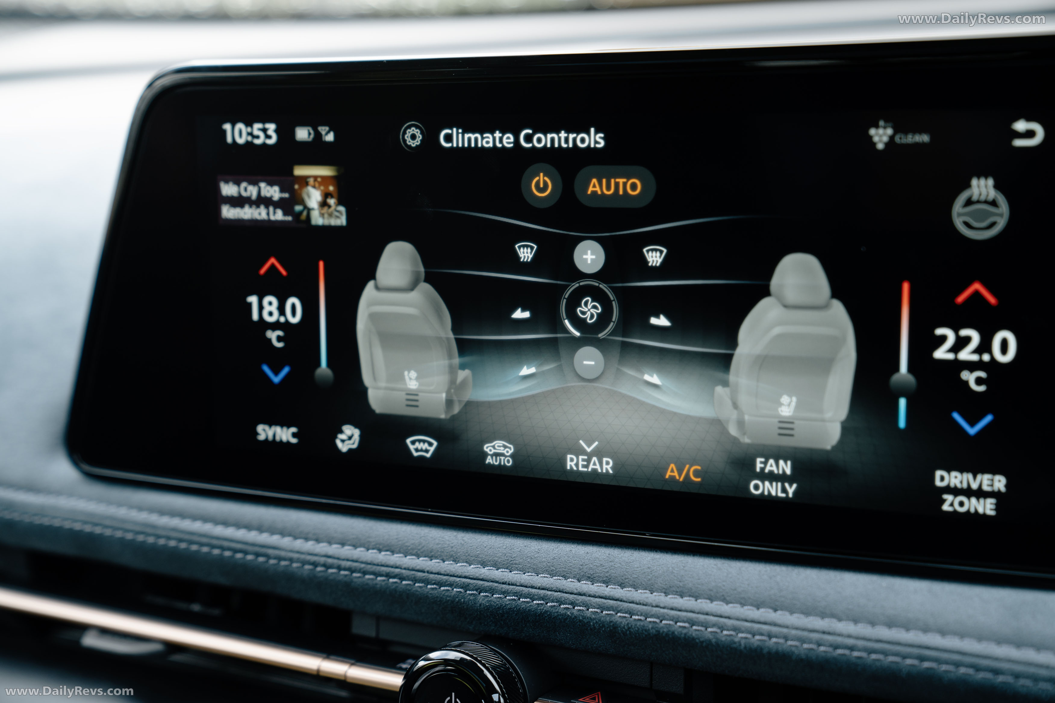2025 Nissan Ariya Evolve Interior