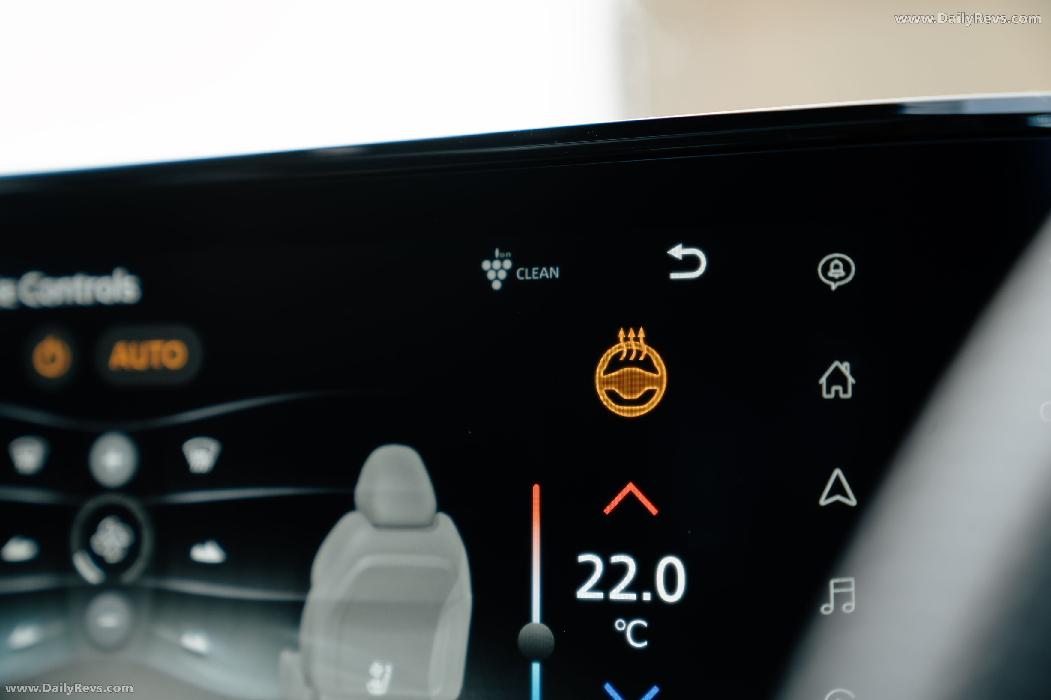 2025 Nissan Ariya Evolve Interior