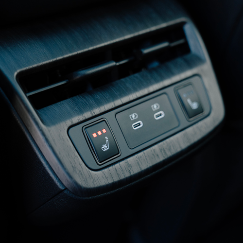 2025 Nissan Ariya Evolve Interior