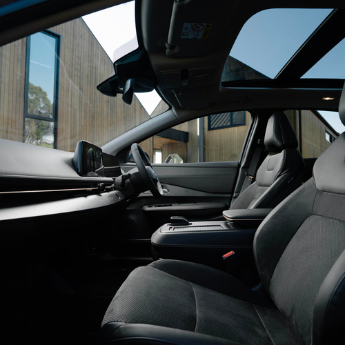 2025  2025 Nissan Ariya Advance Plus Interior