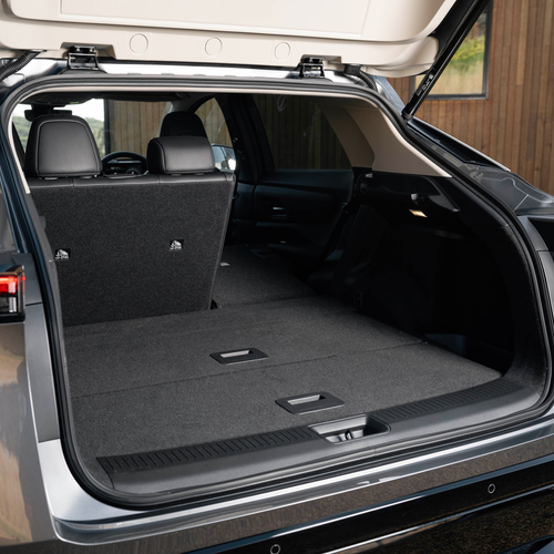 2025  2025 Nissan Ariya Advance Plus Interior