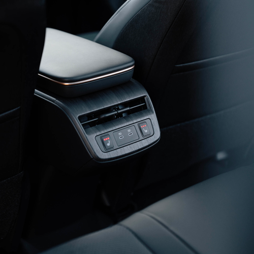 2025  2025 Nissan Ariya Advance Plus Interior
