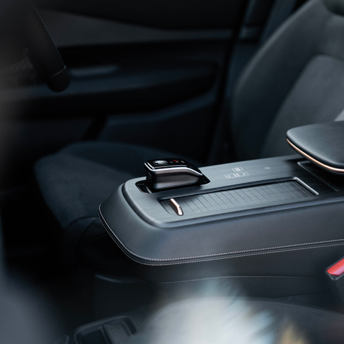 2025  2025 Nissan Ariya Advance Plus Interior