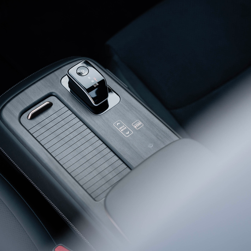 2025  2025 Nissan Ariya Advance Plus Interior